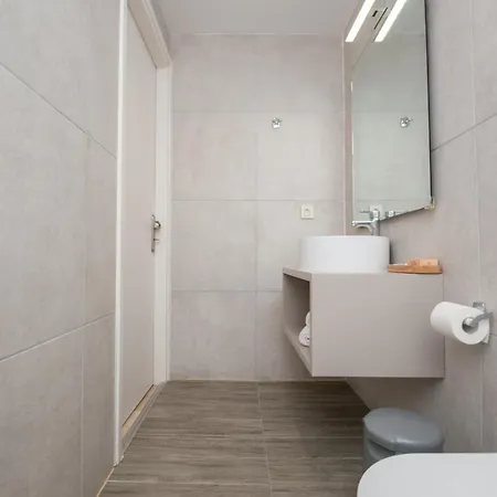 Anadiomeni Pool & Beach *