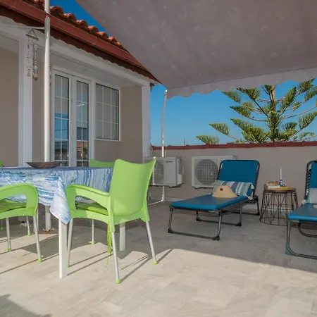 Anadiomeni Pool & Beach Villa